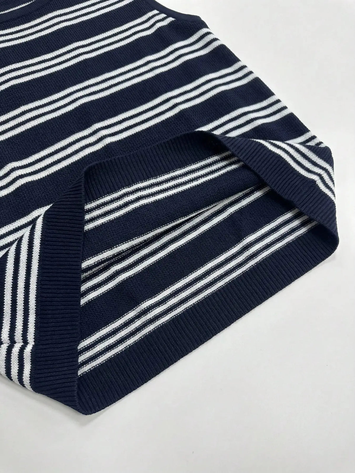 Men's Striped Colorblock Knit Tank Top Vest, Summer Thin Casual Streetwear, Fitted Short Sleeveless Graphic Sweater, Trendy Fashion Apparel, Menswear, Knitted Vest