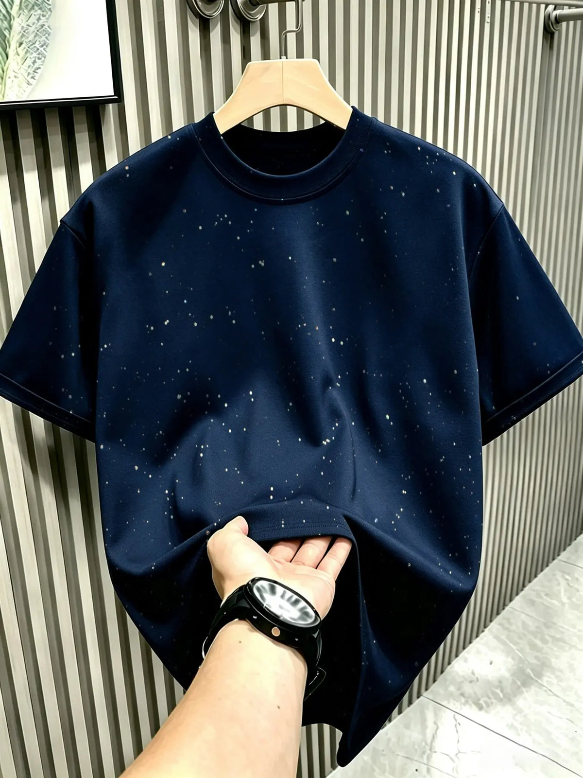 New Men's Short Sleeve T-Shirt, Round Neck, Loose Plain Long Top Menswear, Casual Style Tee, Fashion Starry Sky Reflective Design, Sparkling Like a Starry Sky, Shiny, Essential Outerwear Item, Casual Loose Tee