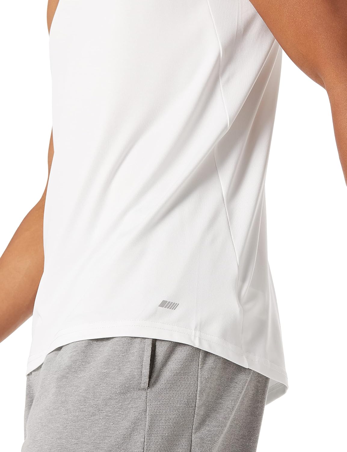 Amazon Essentials Men's Quick Dry Moisture-Wicking Tech Stretch Active Sleeveless Tank Top Workout Shirt